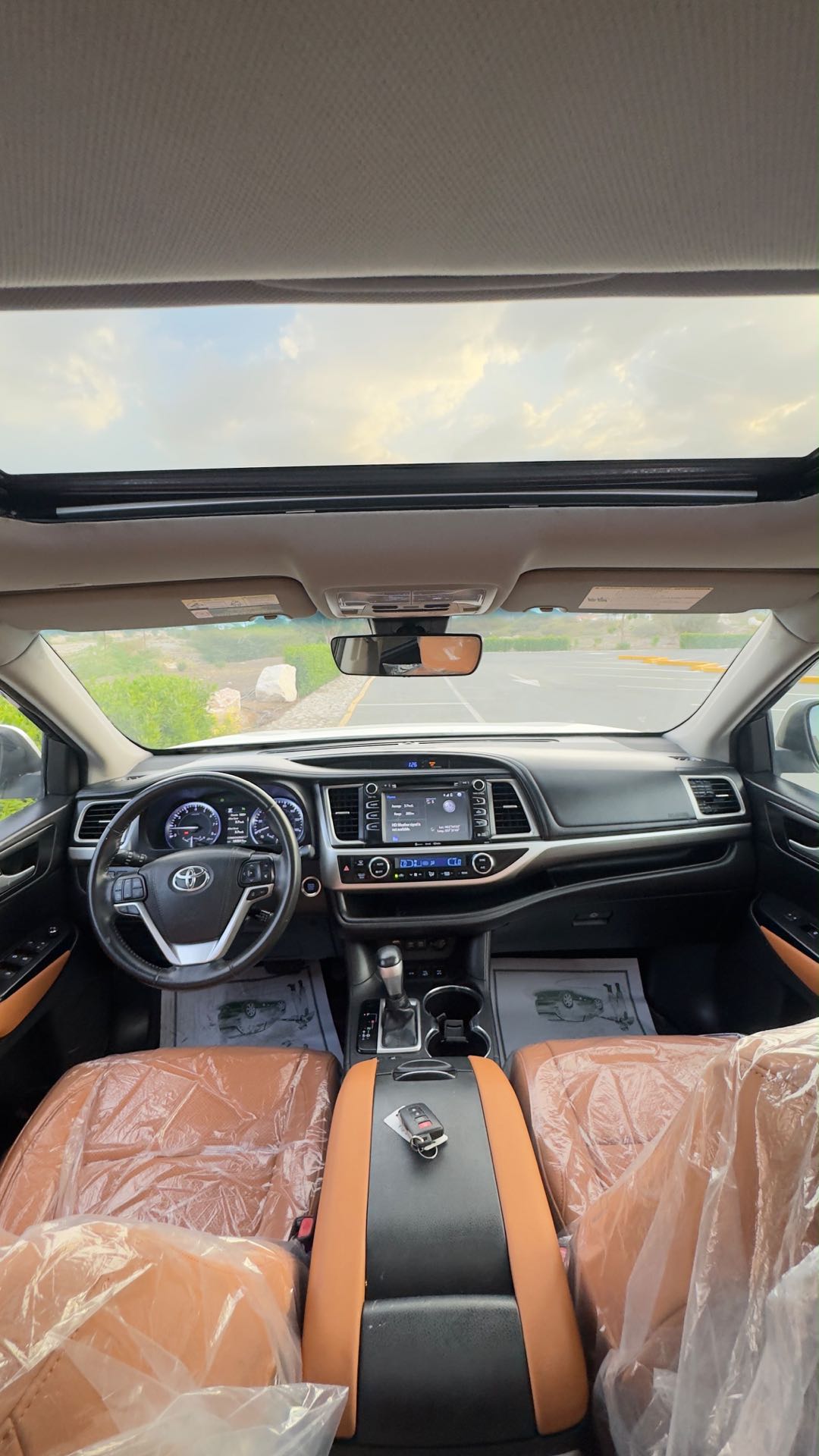 Car Image 2018 TOYOTA HIGHLANDER SE