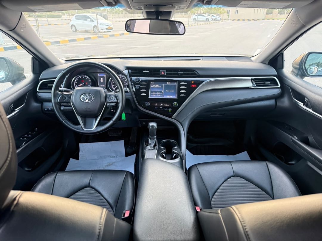 Car Image 2018 TOYOTA CAMRY SE