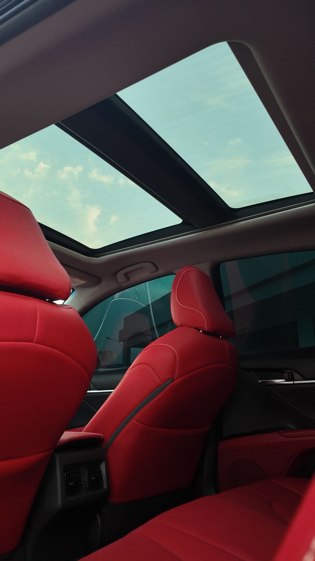Car Image 2018 TOYOTA CAMRY XSE