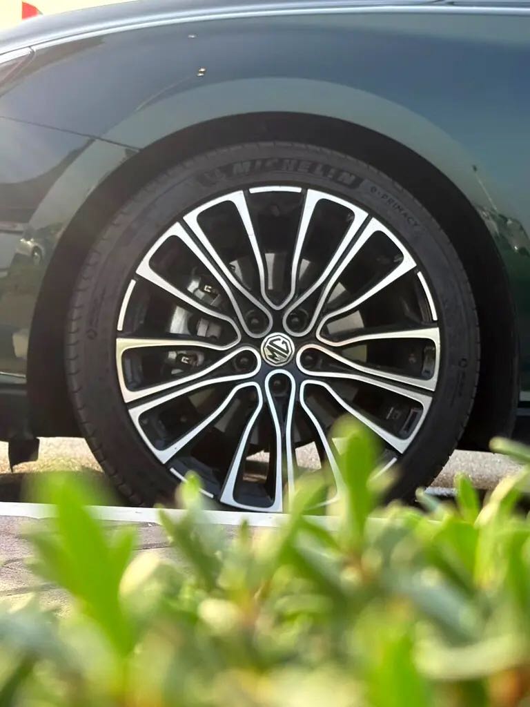 Car Image 2025 MG 7 Comfort