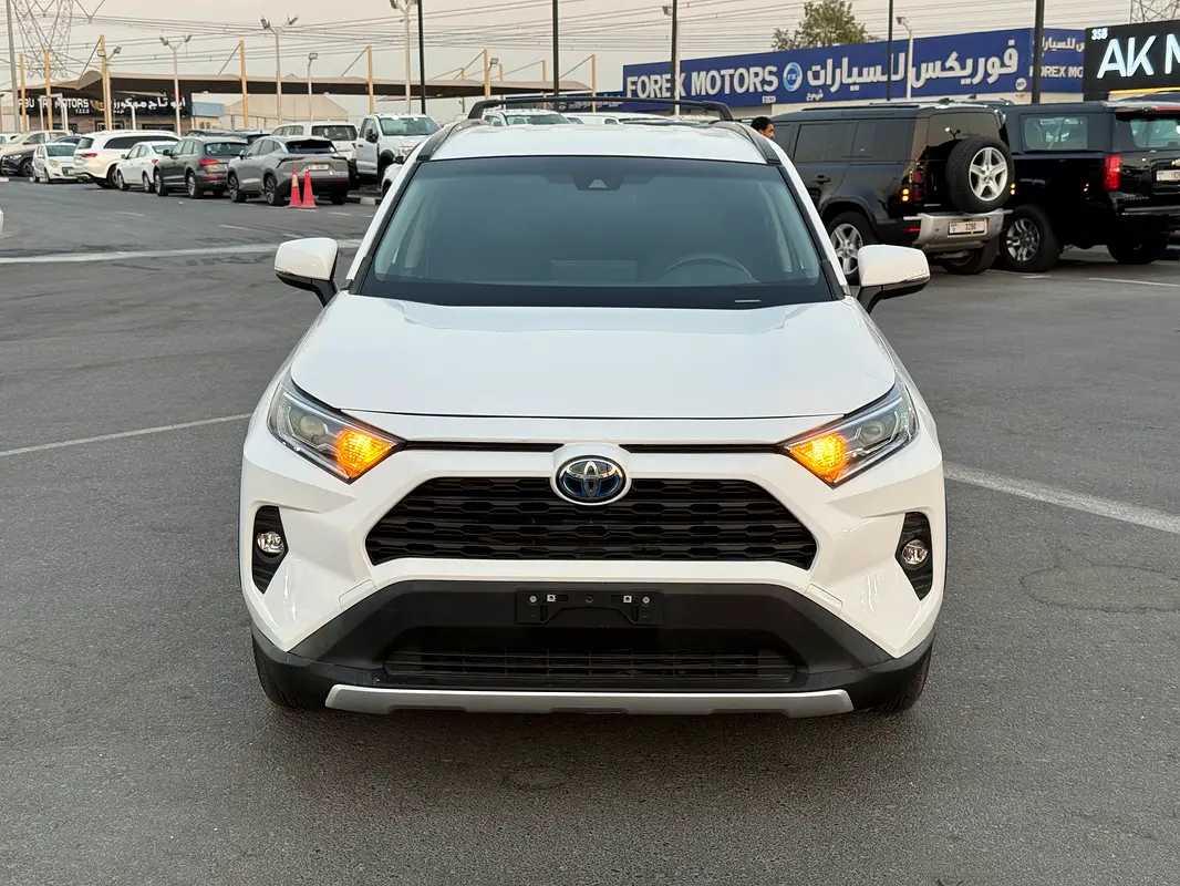 Car Image 2021 TOYOTA RAV4 XLE
