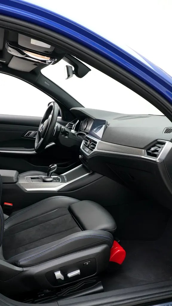 Car Image 2021 BMW 3 SERIES 330