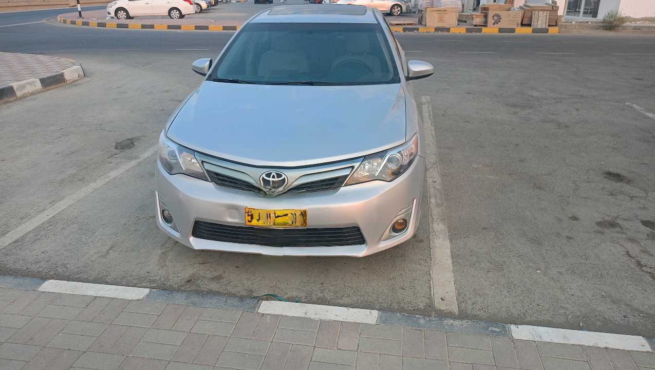 Car Image 2012 TOYOTA CAMRY SE