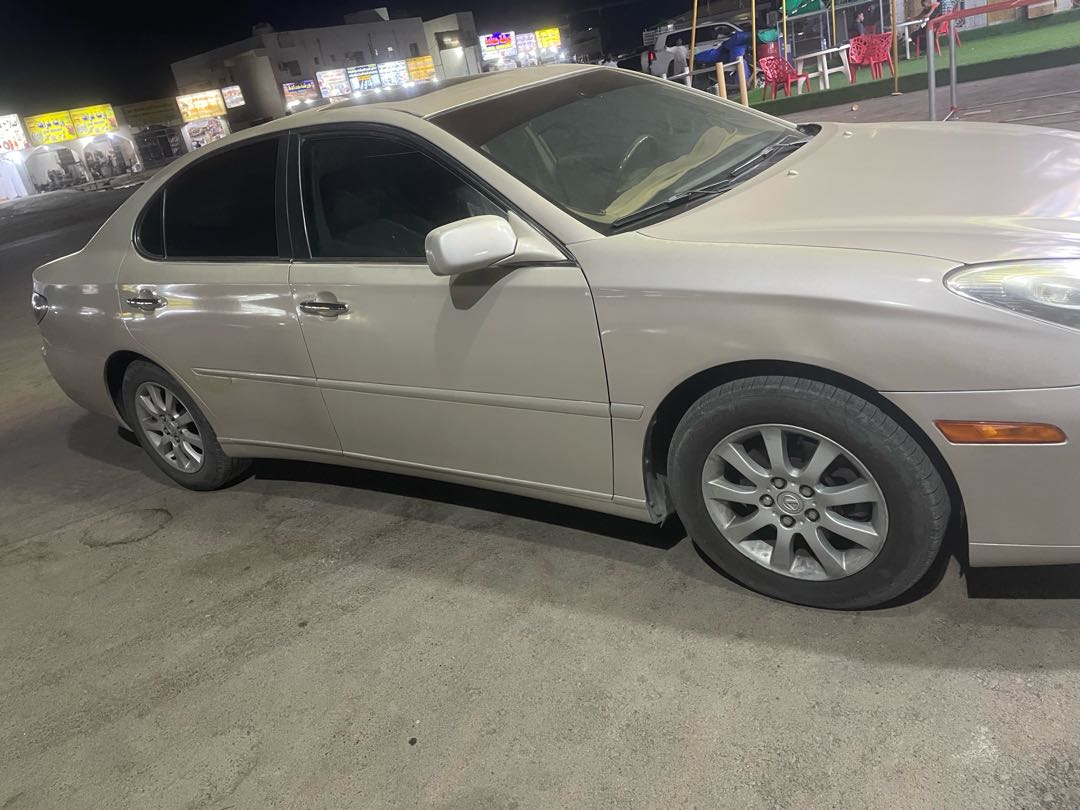 Car Image 2002 LEXUS ES 