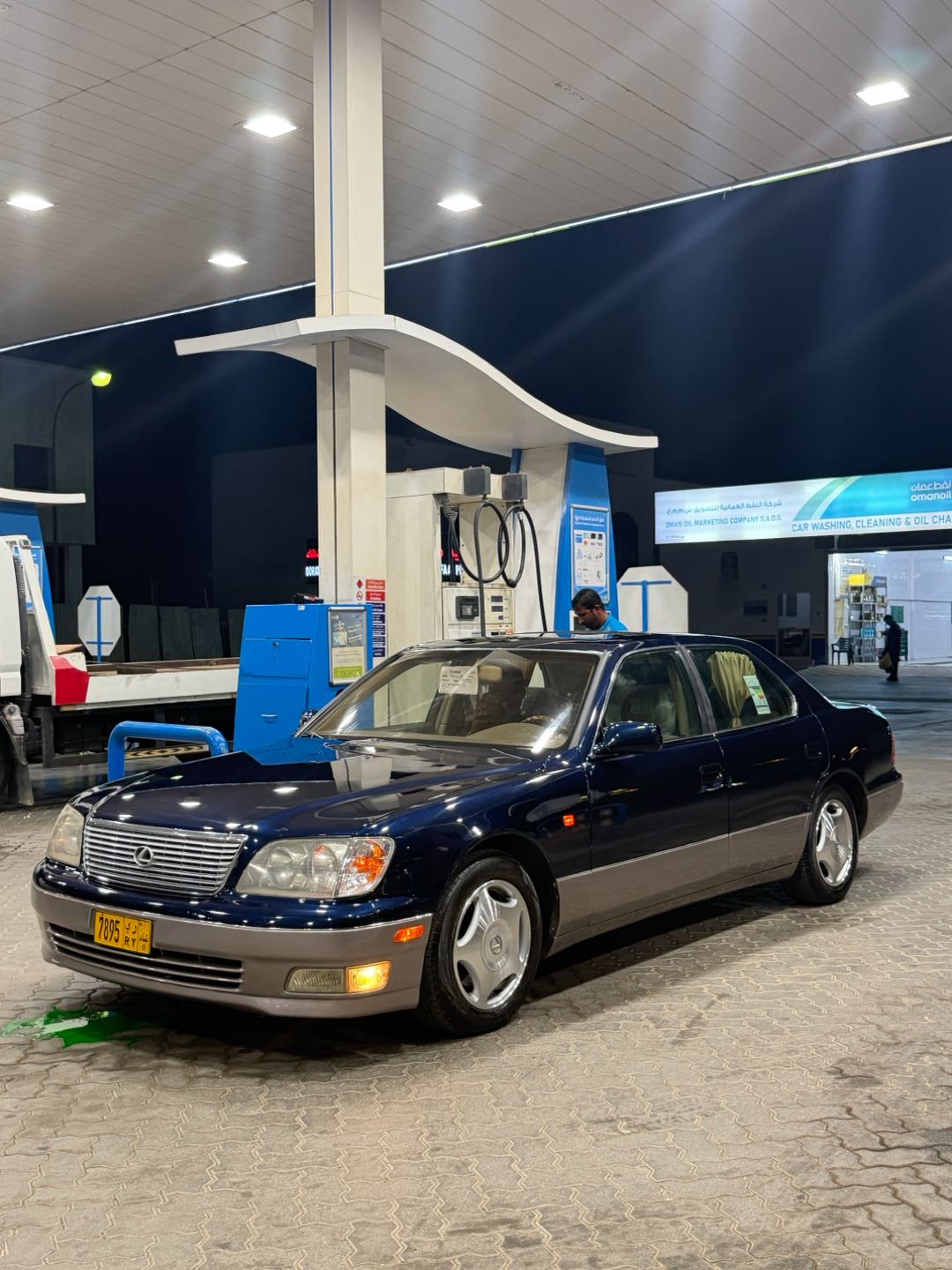 Car Image 1998 LEXUS LS 400
