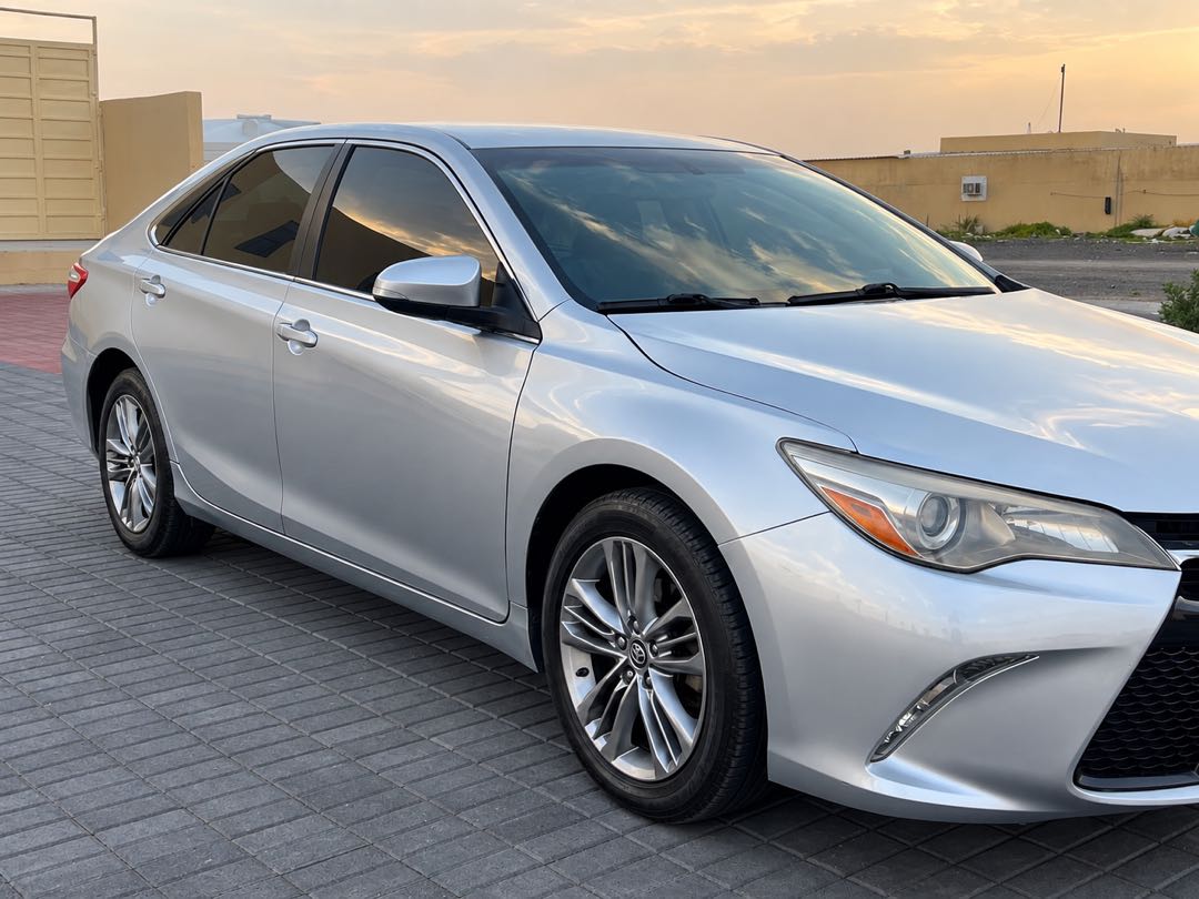 Car Image 2016 TOYOTA CAMRY SE
