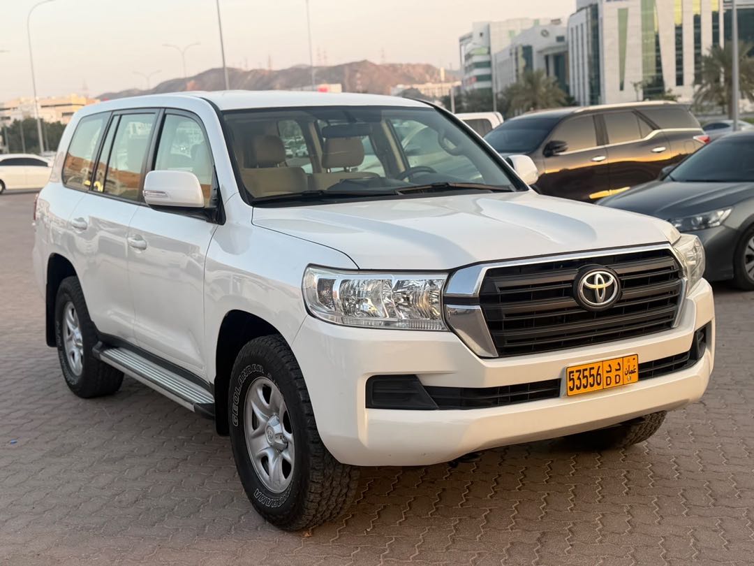 Car Image 2019 TOYOTA LAND CRUISER GX