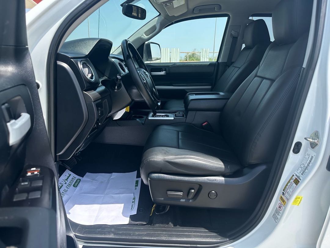 Car Image 2017 TOYOTA TUNDRA SR5