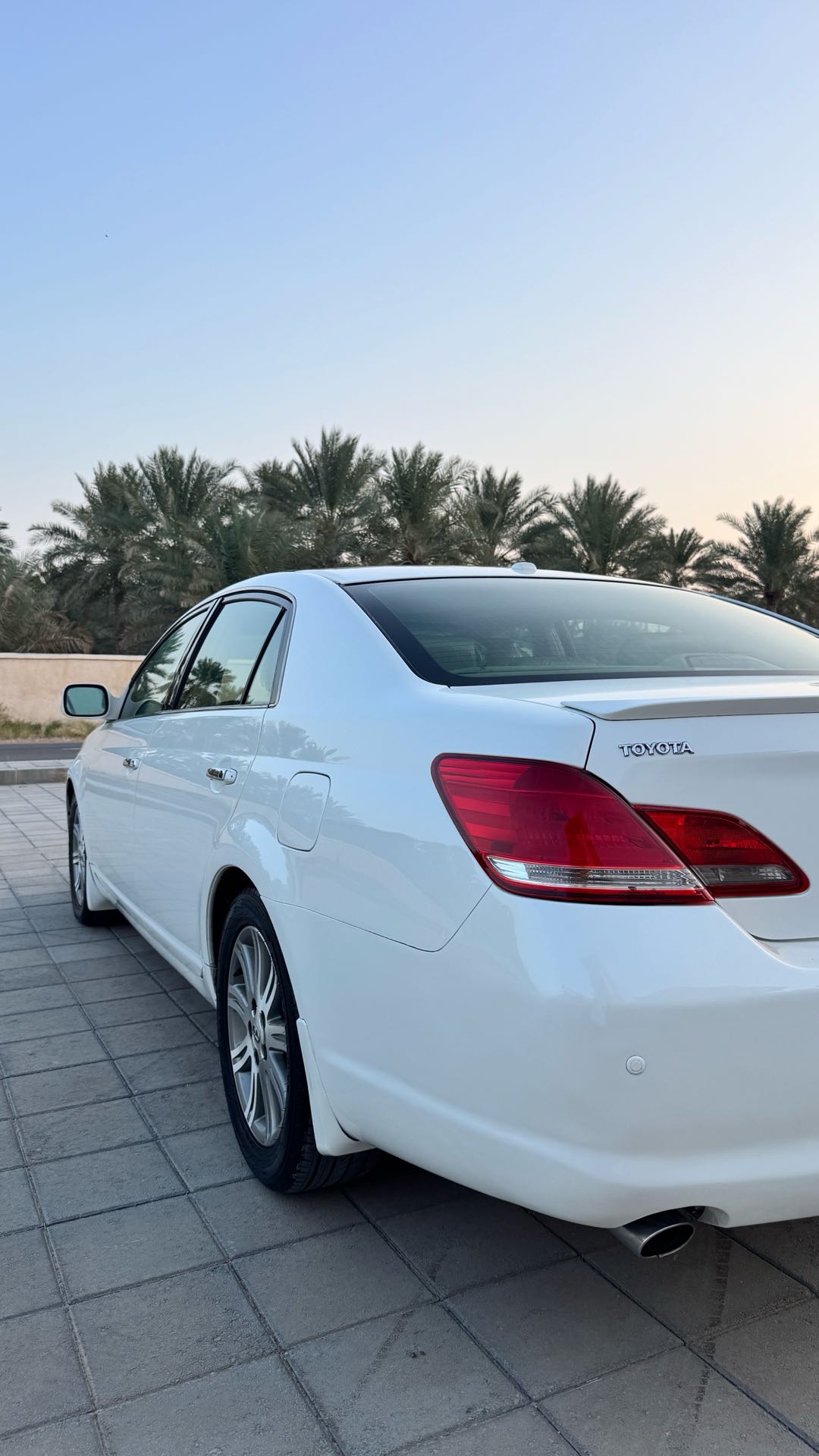 Car Image 2009 TOYOTA AVALON LIMITED