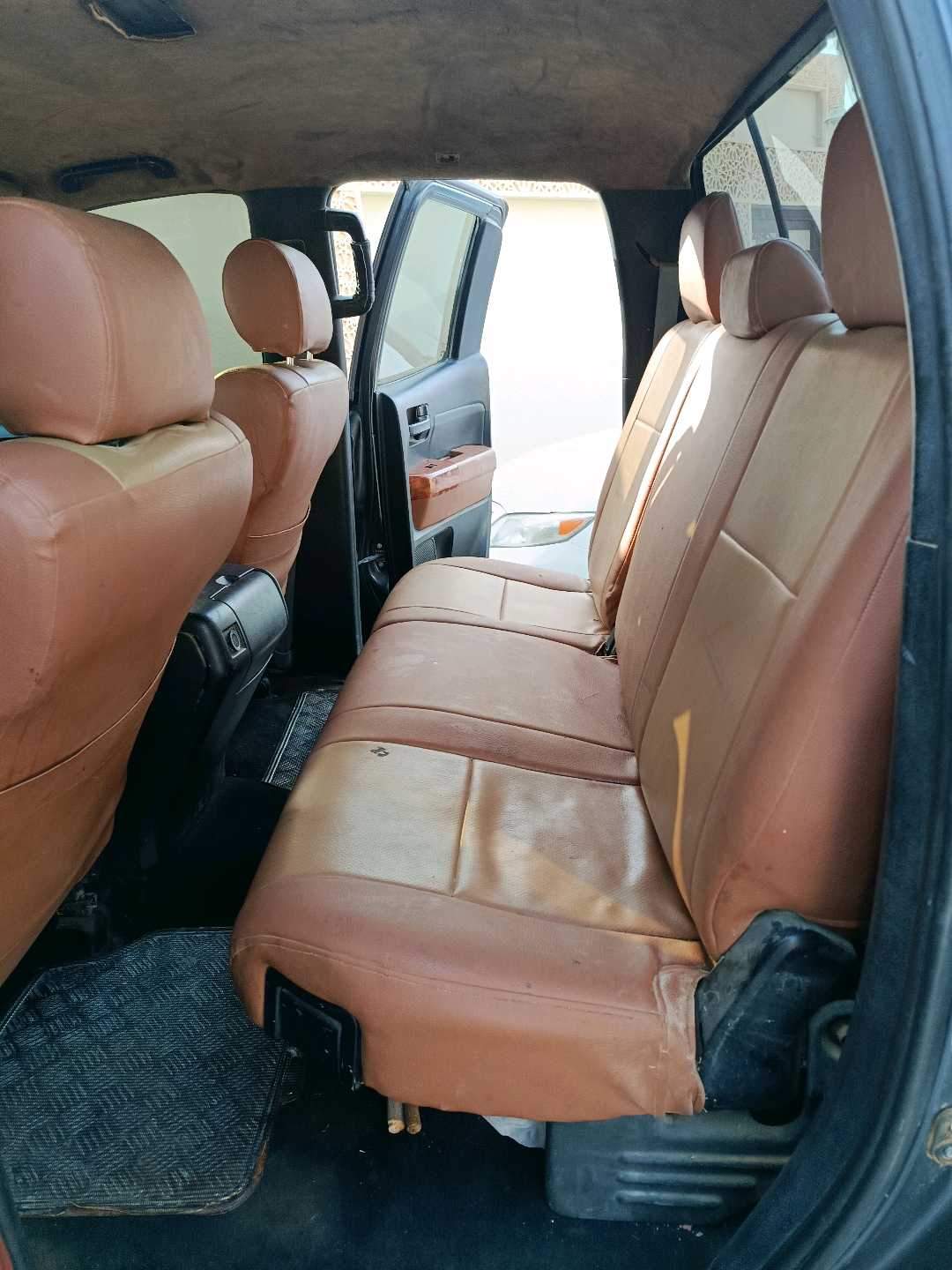 Car Image 2010 TOYOTA TUNDRA SR5