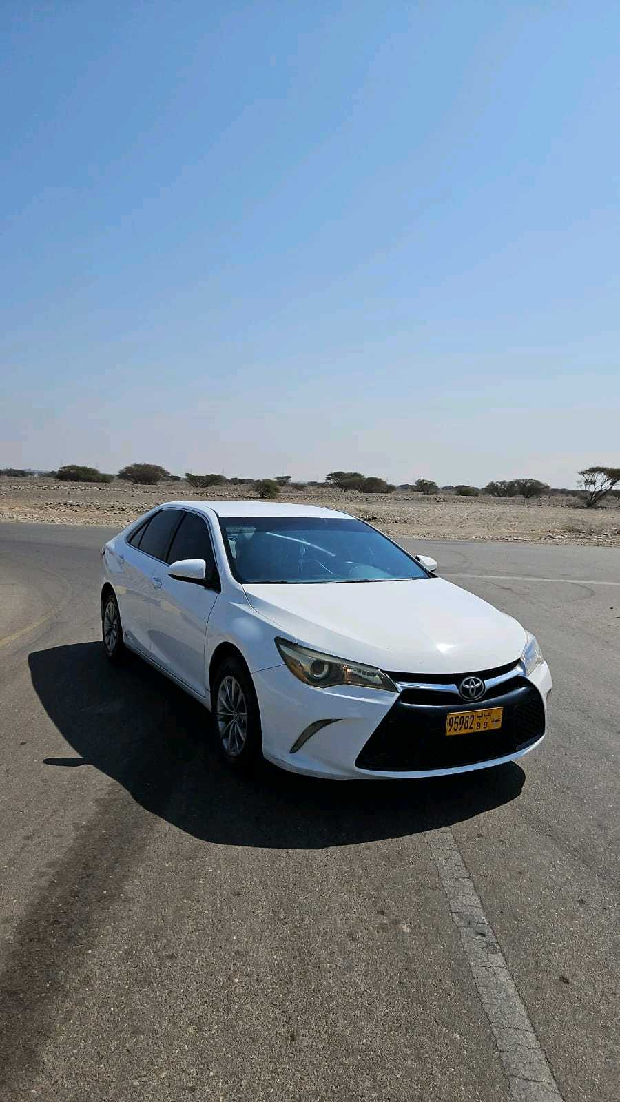Car Image 2017 TOYOTA CAMRY LE
