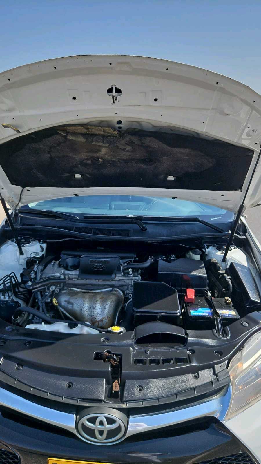 Car Image 2017 TOYOTA CAMRY LE