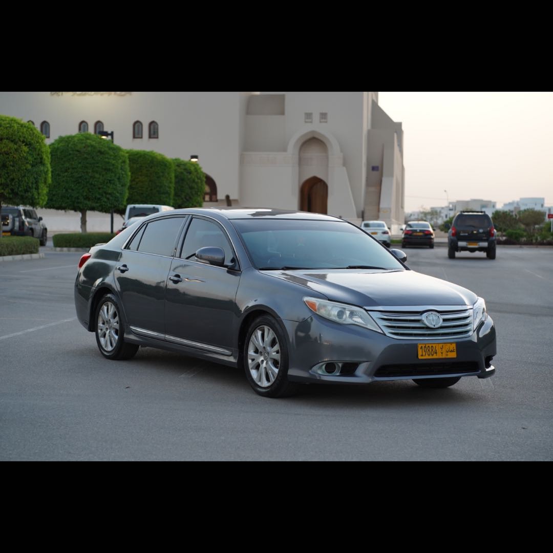 Car Image 2012 TOYOTA AVALON XLS