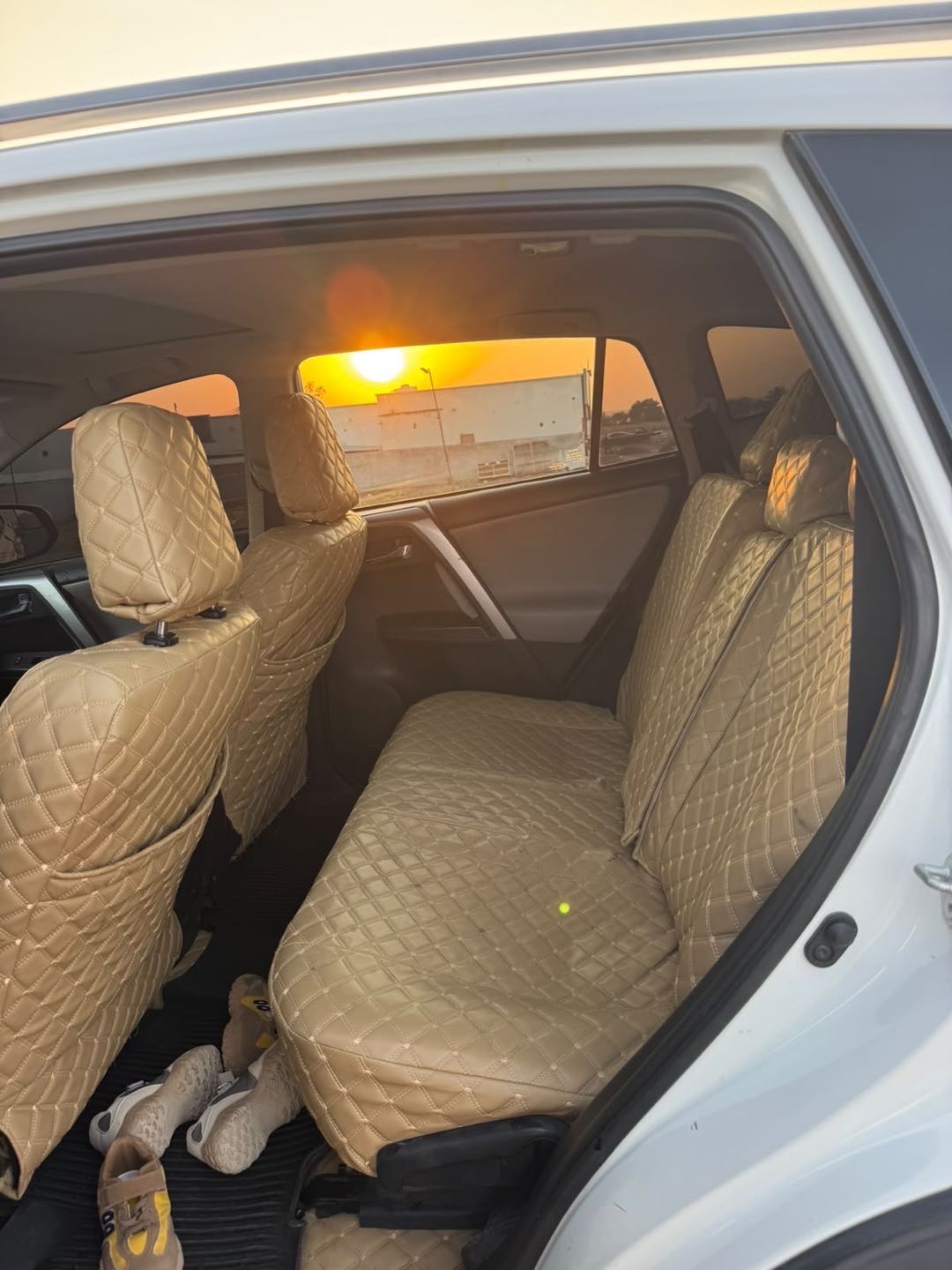 Car Image 2017 TOYOTA RAV4 XLE