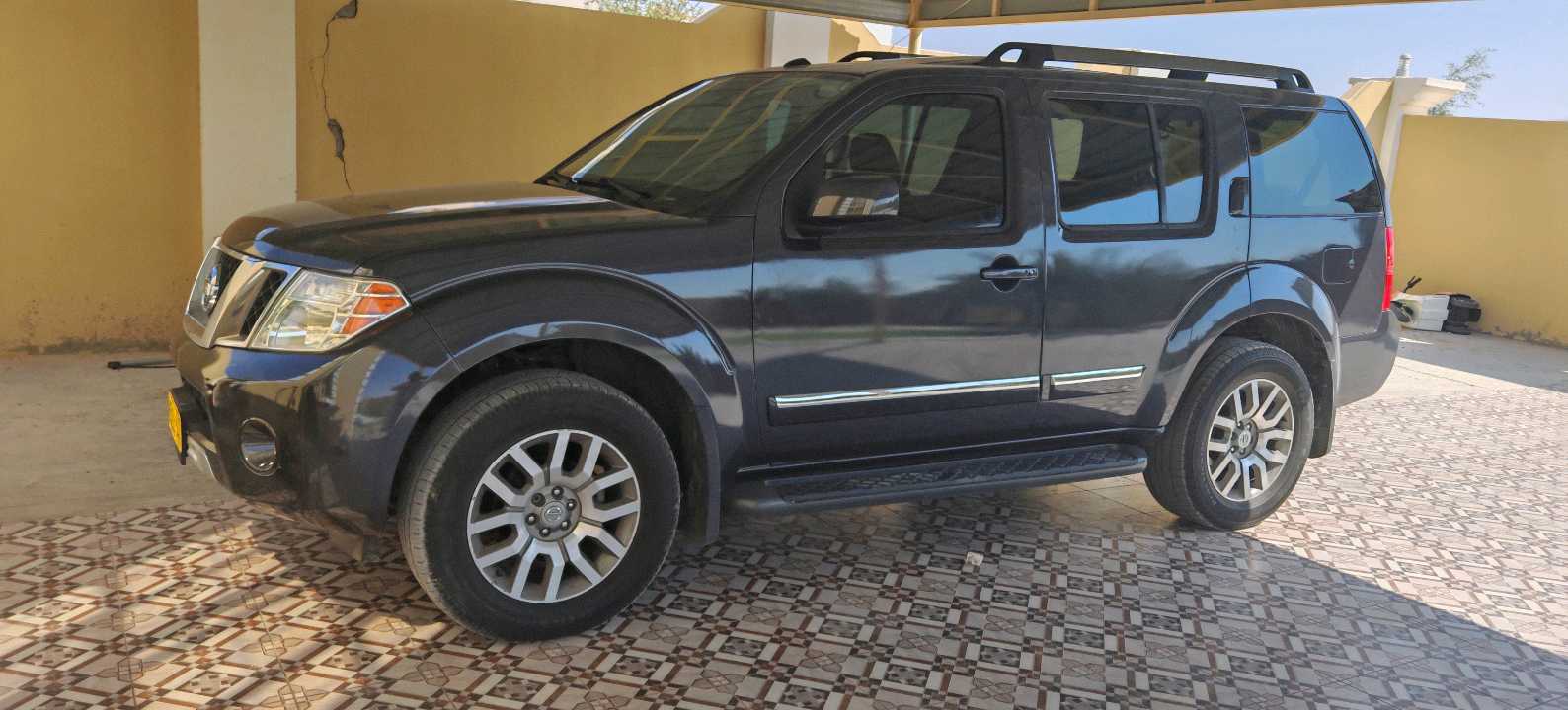 نيسان باثفيندر Silver Edition 2011