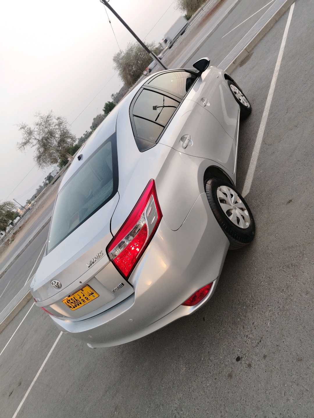Car Image 2016 TOYOTA YARIS SE