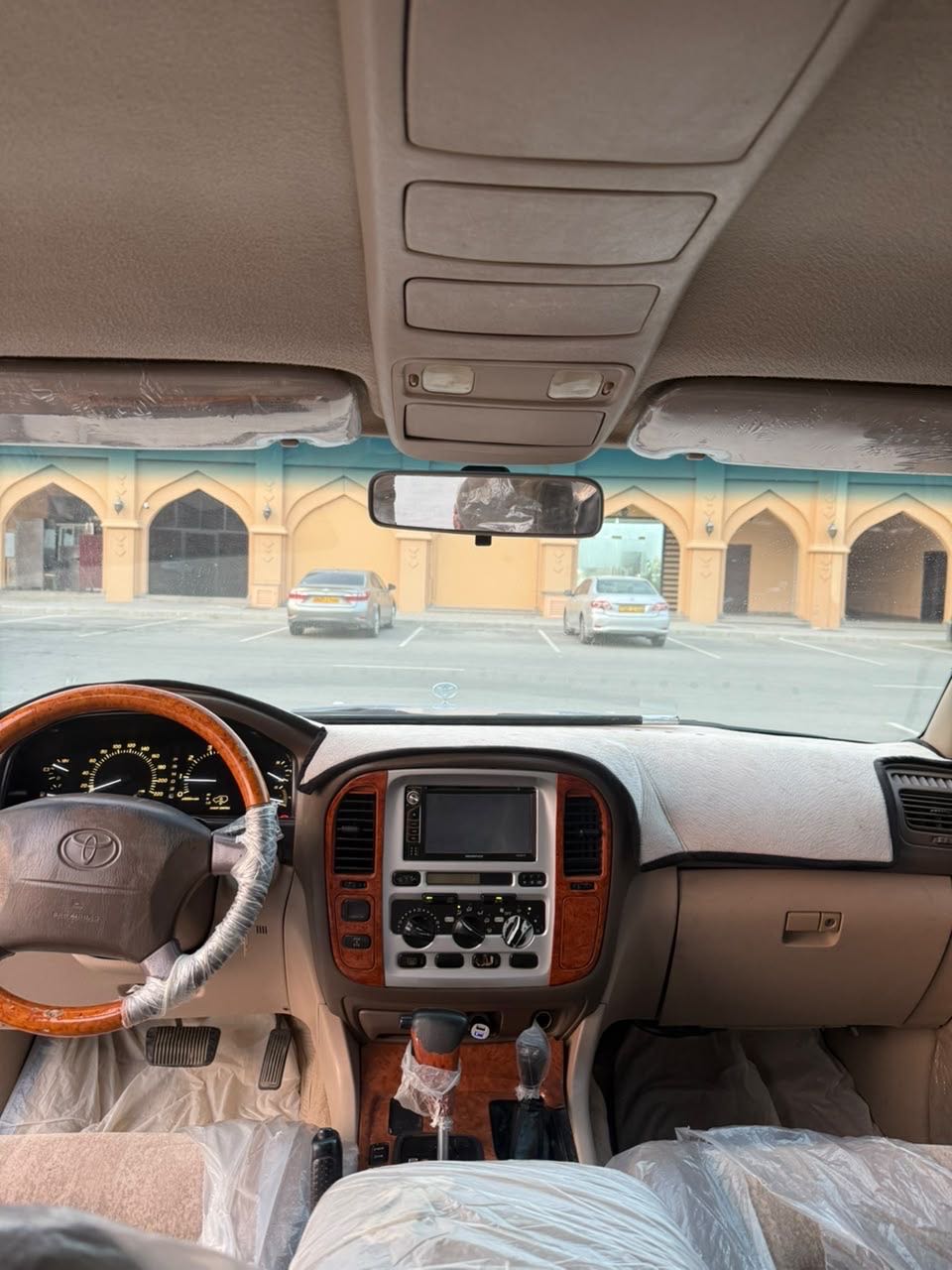 Car Image 2000 TOYOTA LAND CRUISER 