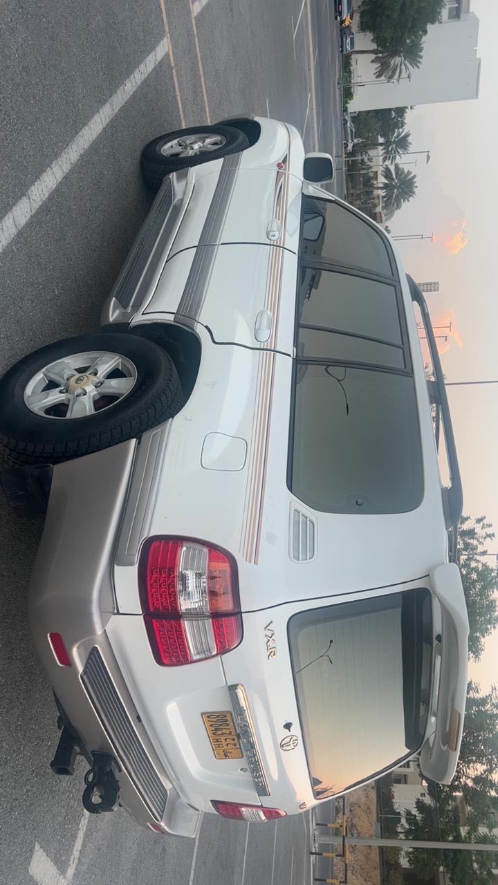 Car Image 2000 TOYOTA LAND CRUISER VX.R