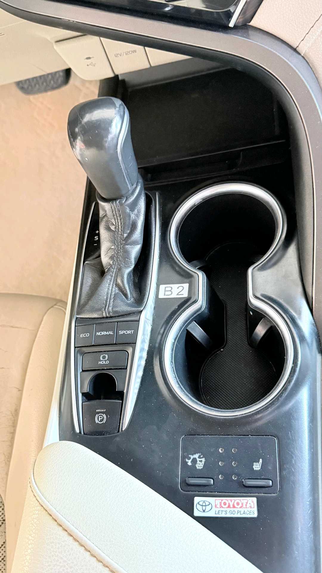 Car Image 2018 TOYOTA CAMRY XLE