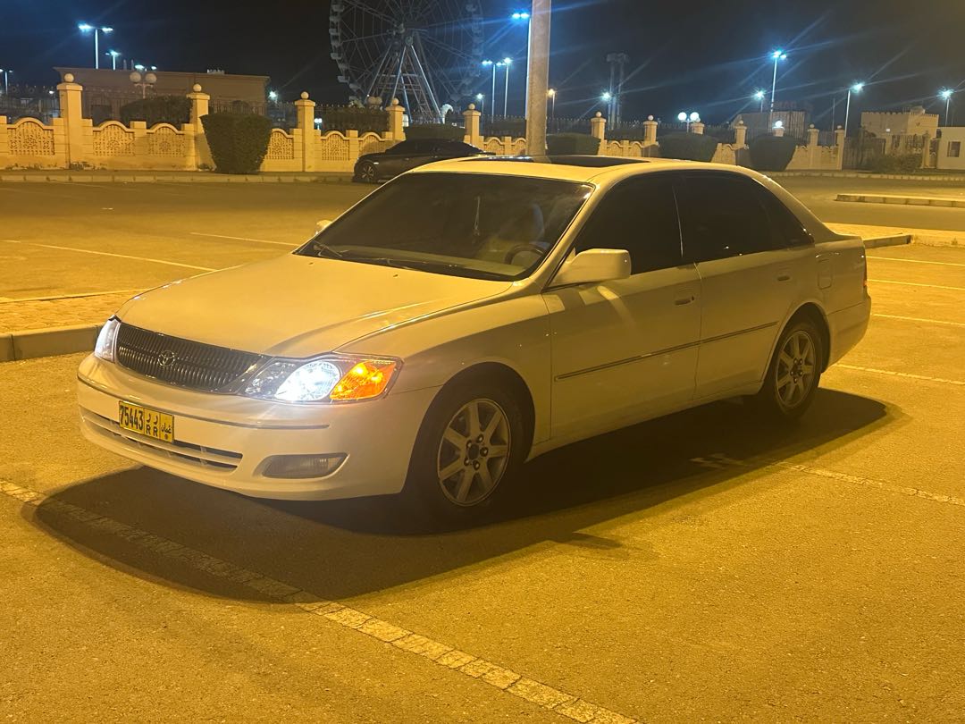 Car Image 2000 TOYOTA AVALON XLS