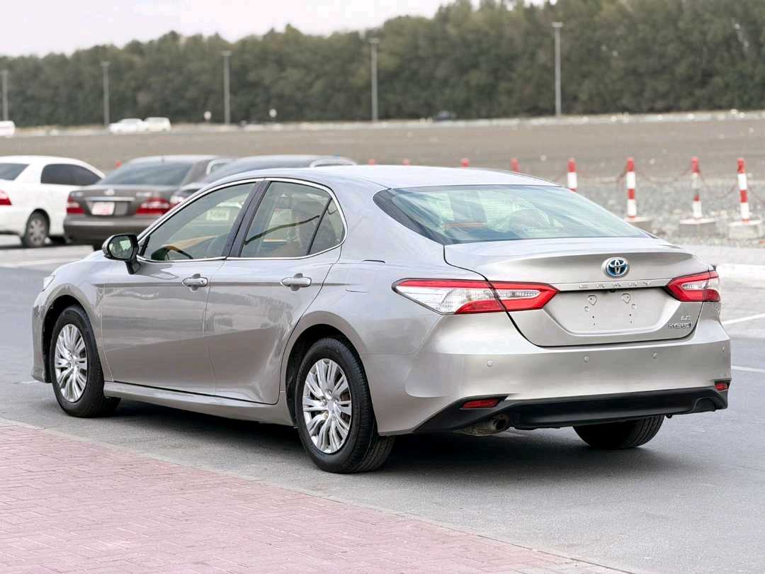 Car Image 2018 TOYOTA CAMRY LE
