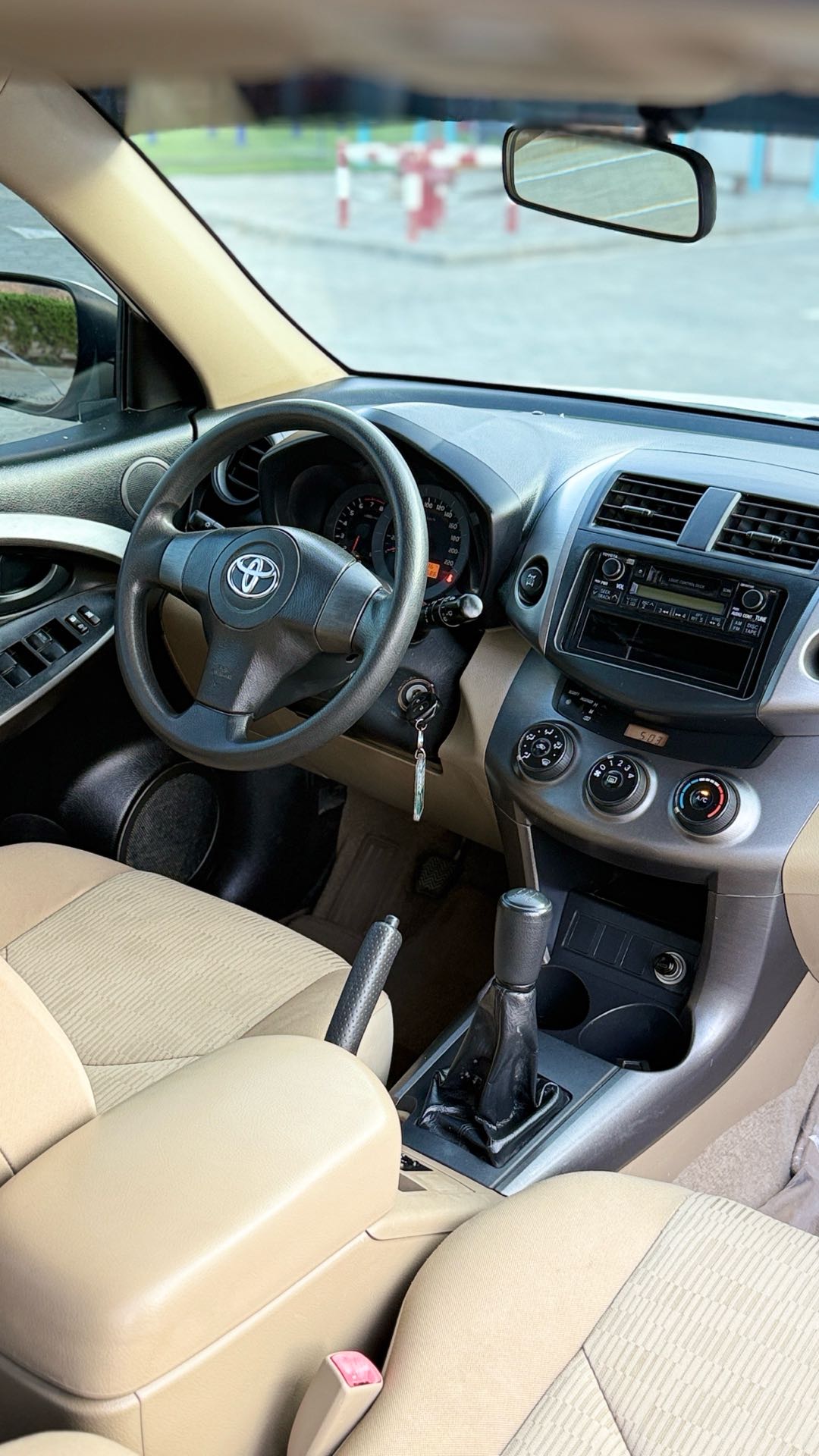 Car Image 2010 TOYOTA RAV4 Basic