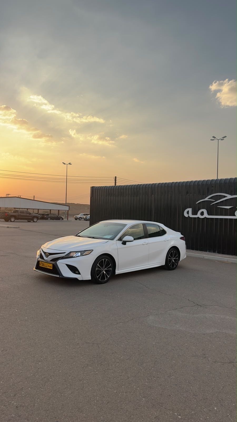 Car Image 2018 TOYOTA CAMRY SE
