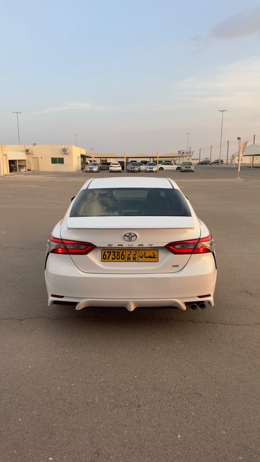 Car Image 2018 TOYOTA CAMRY SE