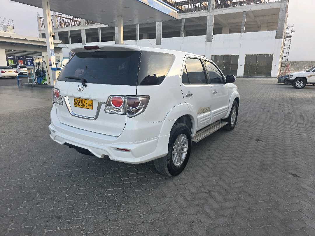 Car Image 2013 TOYOTA FORTUNER GXR