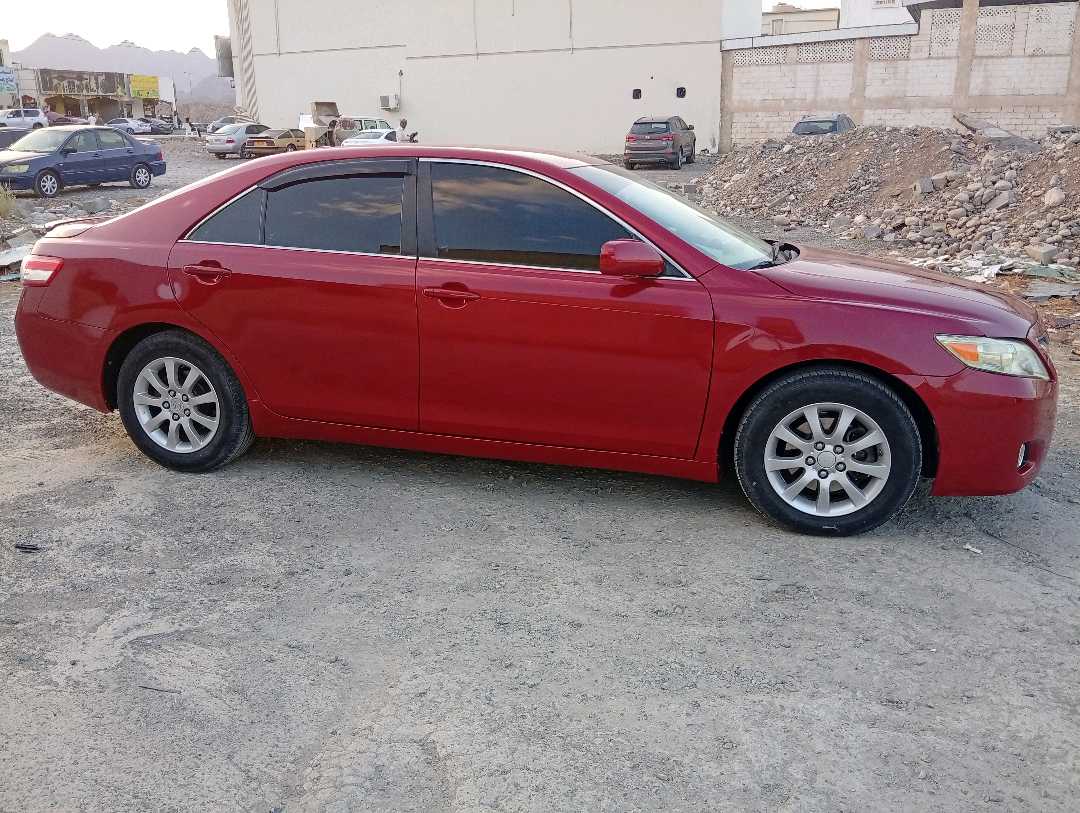 Car Image 2010 TOYOTA CAMRY LE