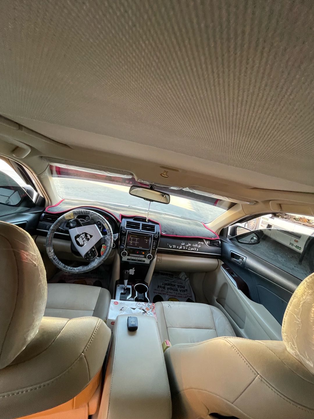 Car Image 2014 TOYOTA CAMRY XLE