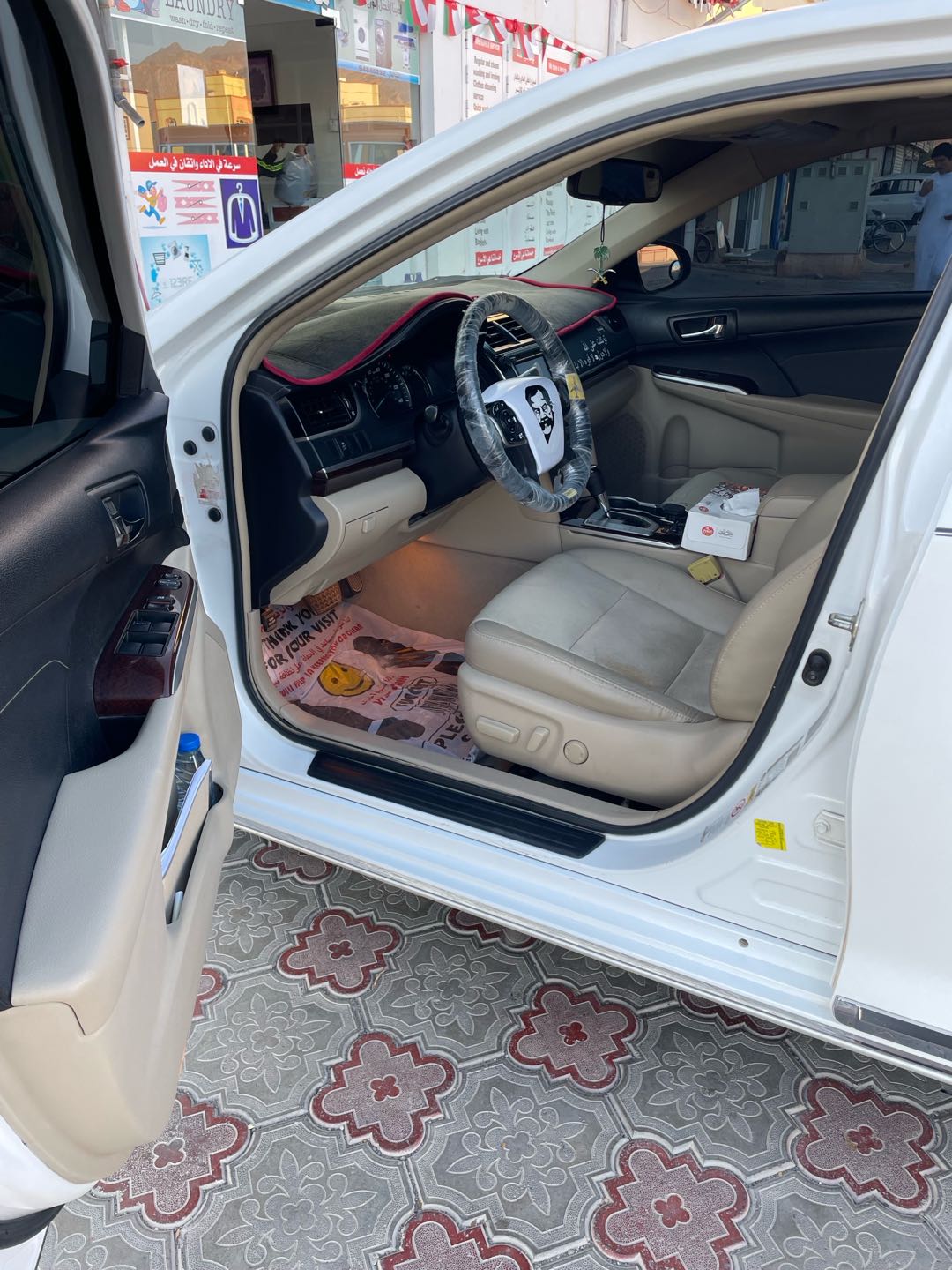 Car Image 2014 TOYOTA CAMRY XLE
