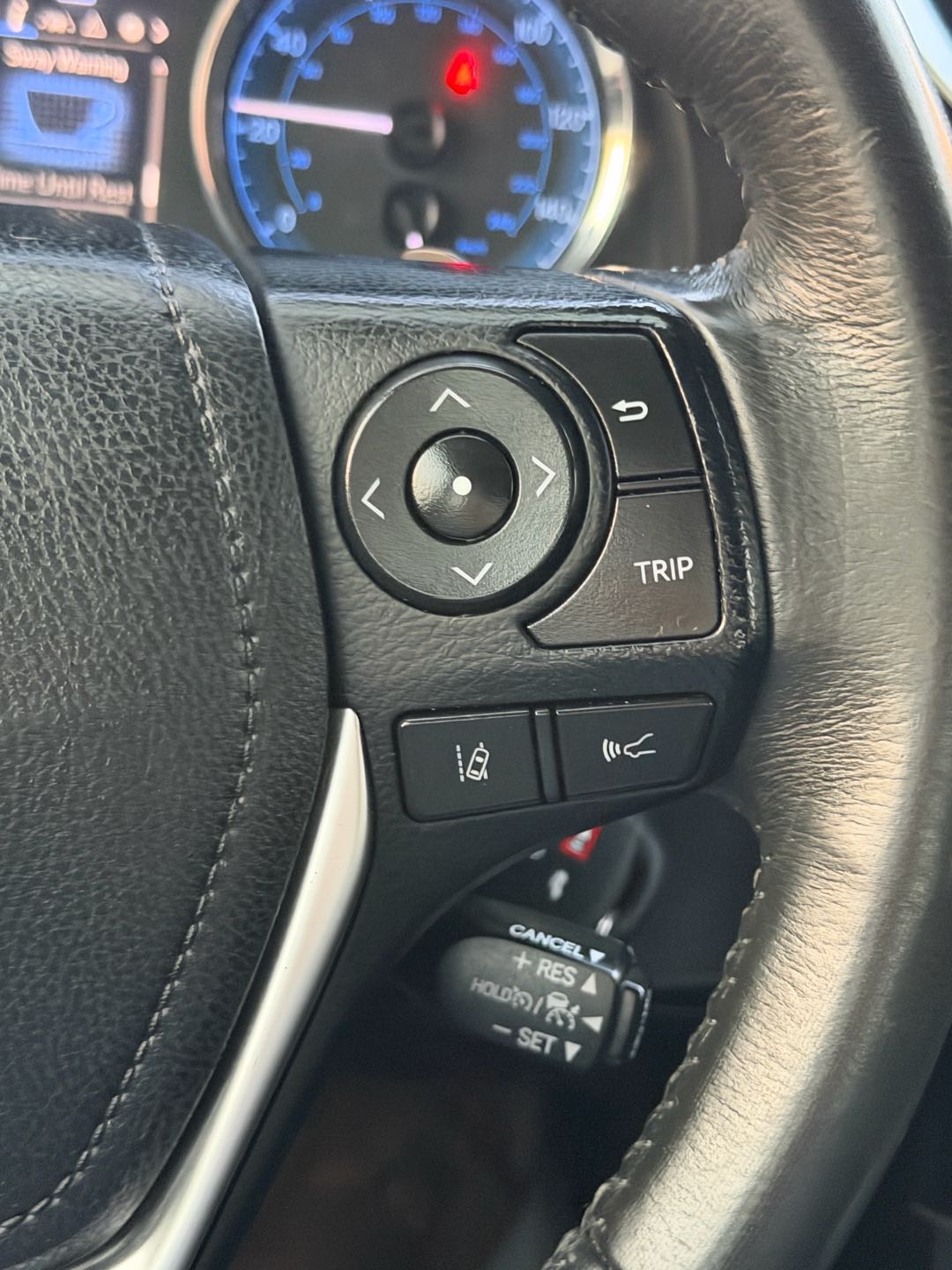 Car Image 2017 TOYOTA COROLLA SE Plus