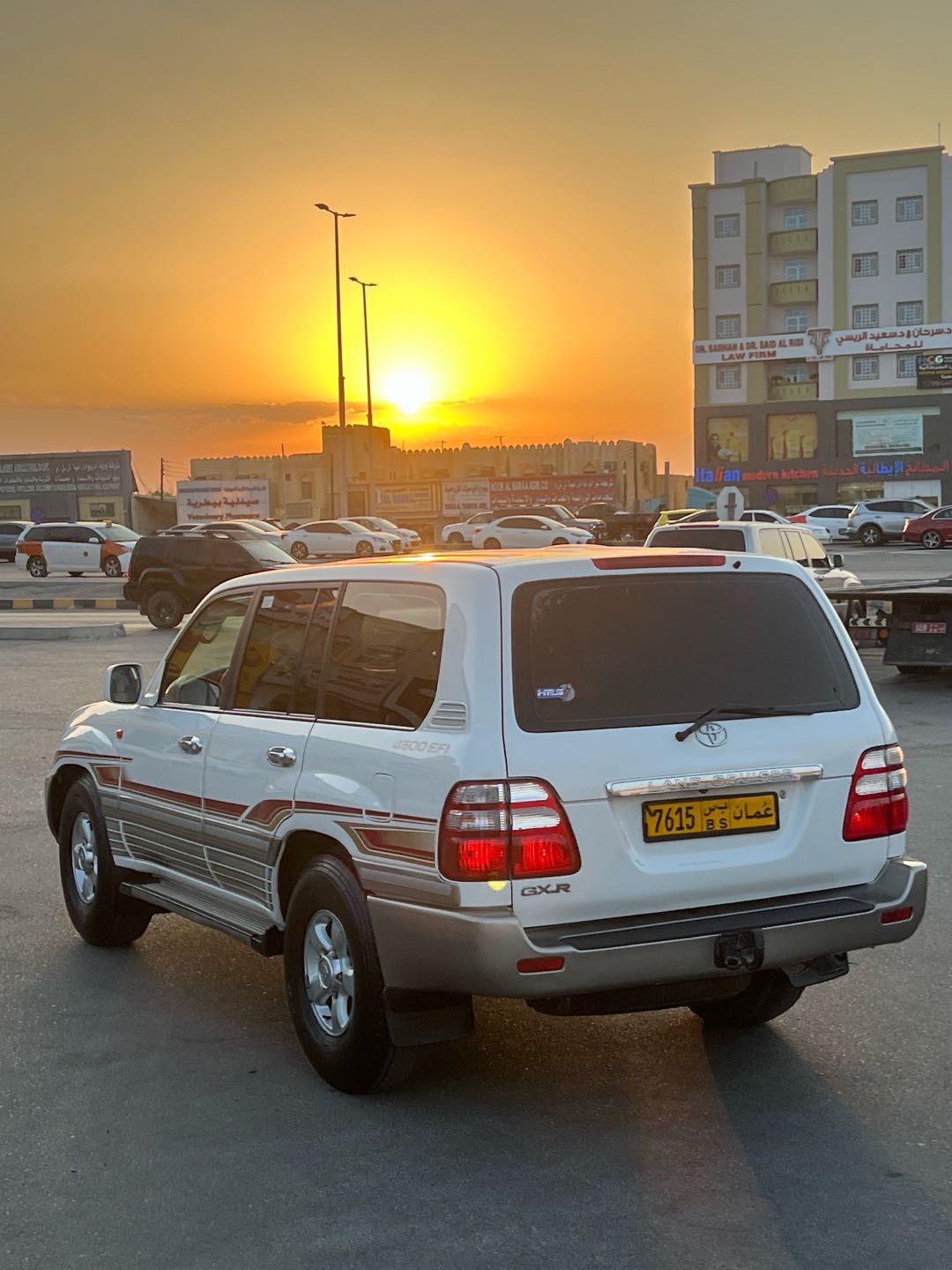 Car Image 2004 TOYOTA LAND CRUISER GX.R