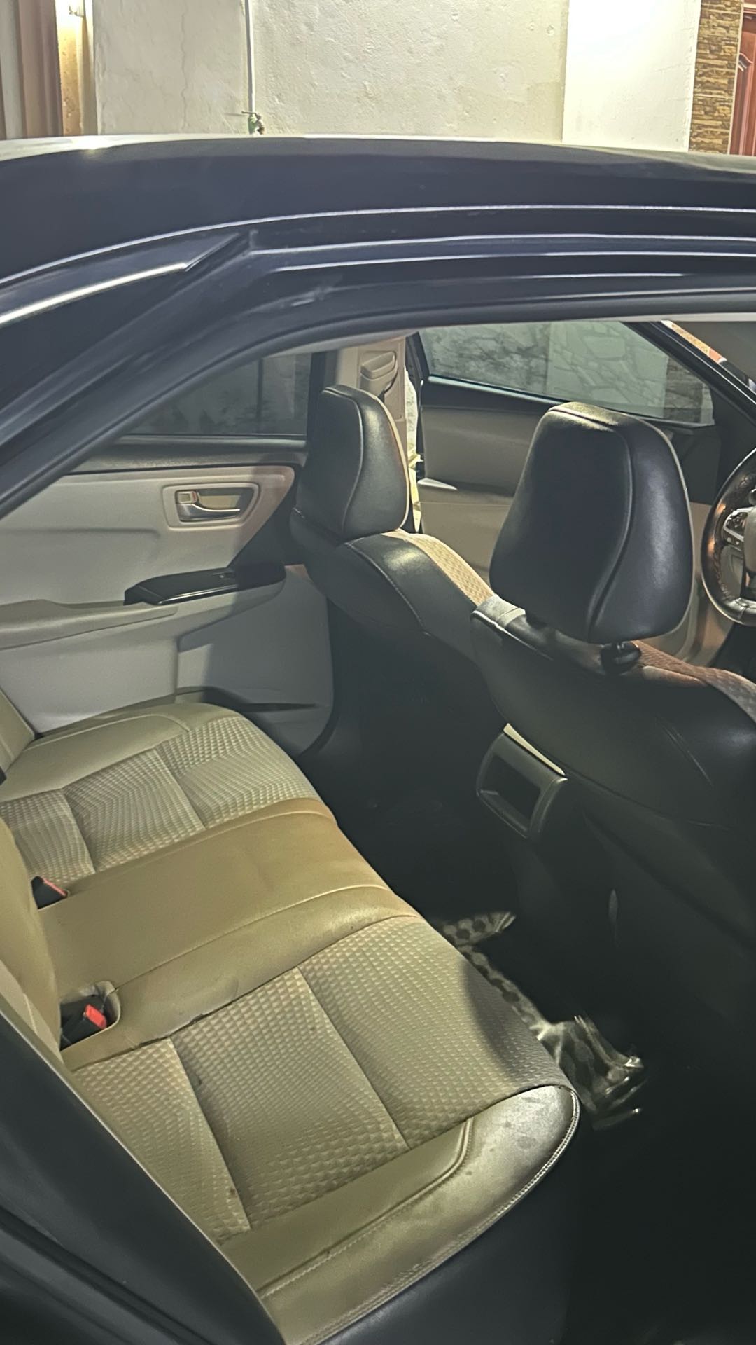 Car Image 2015 TOYOTA CAMRY SE