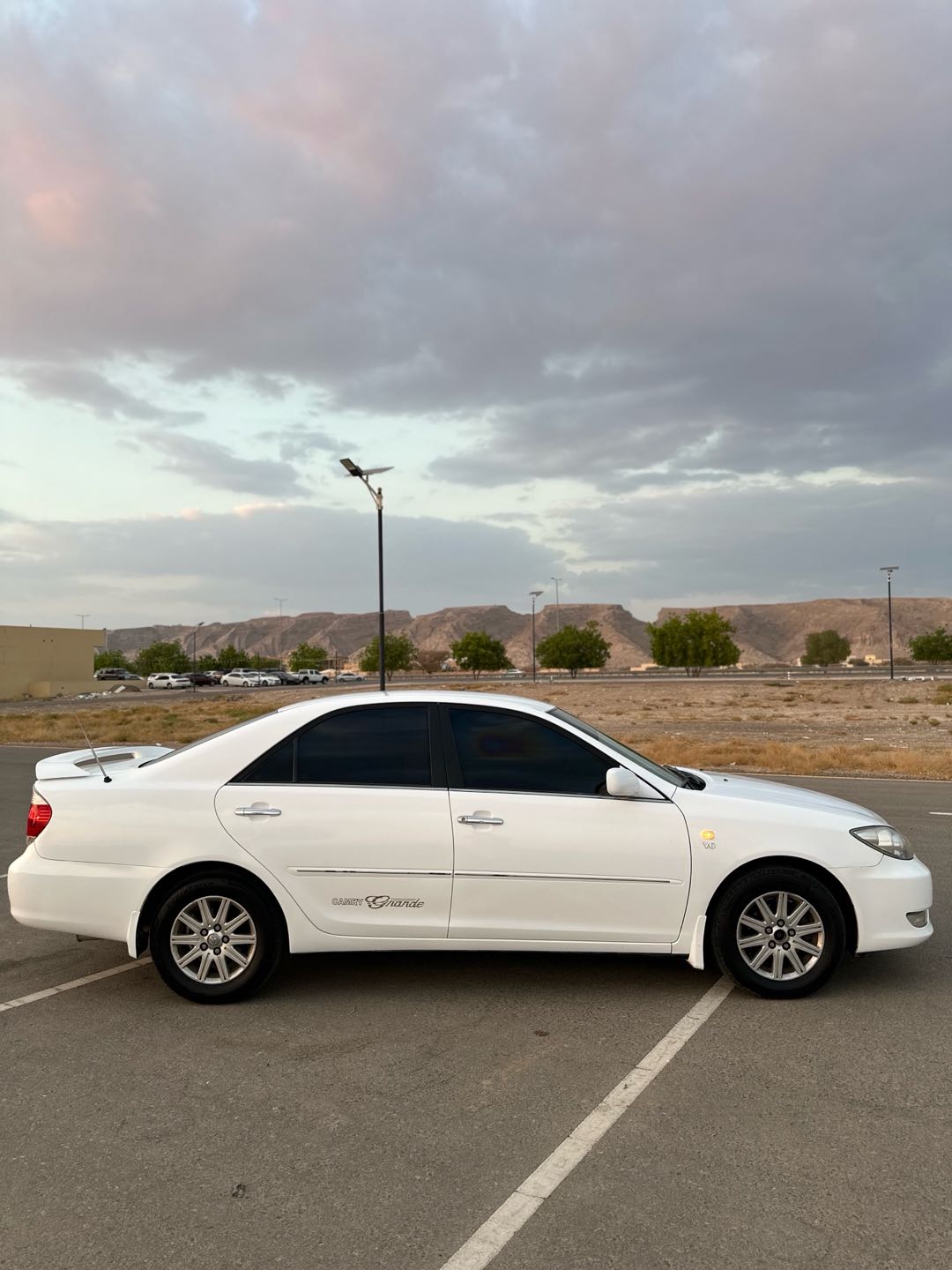 Car Image 2005 TOYOTA CAMRY GLX