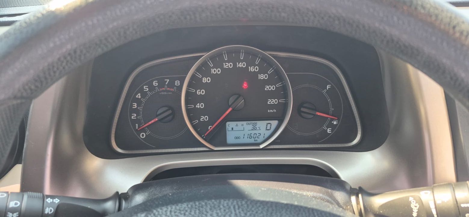Car Image 2015 TOYOTA RAV4 GXR
