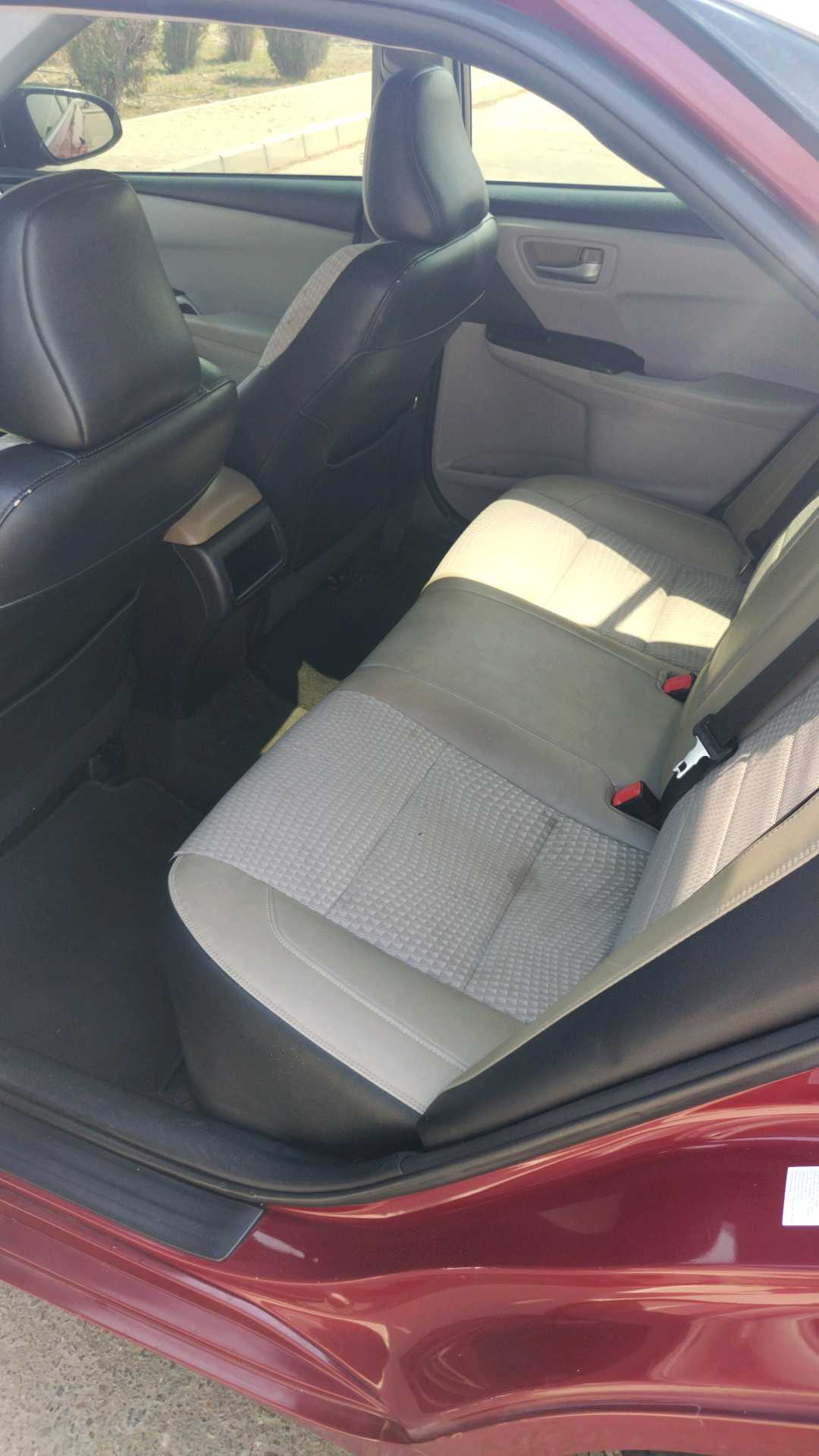 Car Image 2015 TOYOTA CAMRY SE
