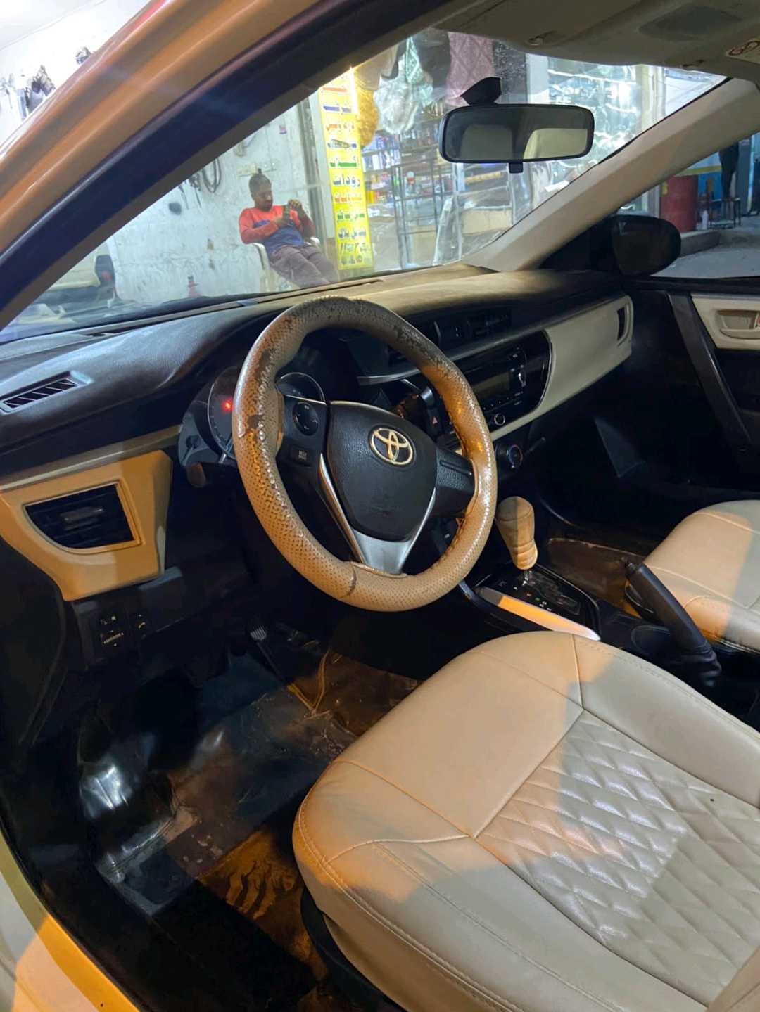 Car Image 2015 TOYOTA COROLLA XLI