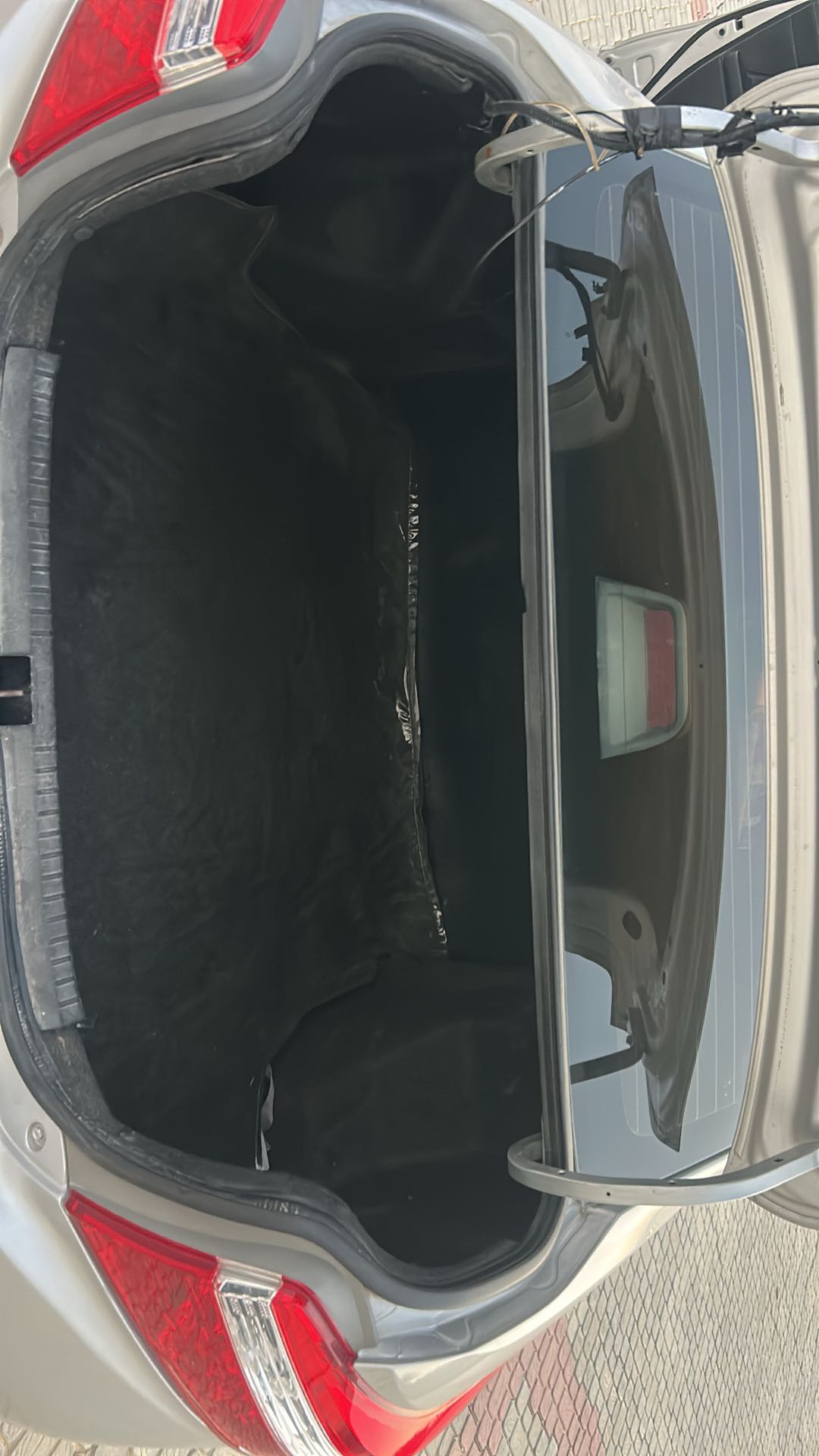Car Image 2015 TOYOTA YARIS LE