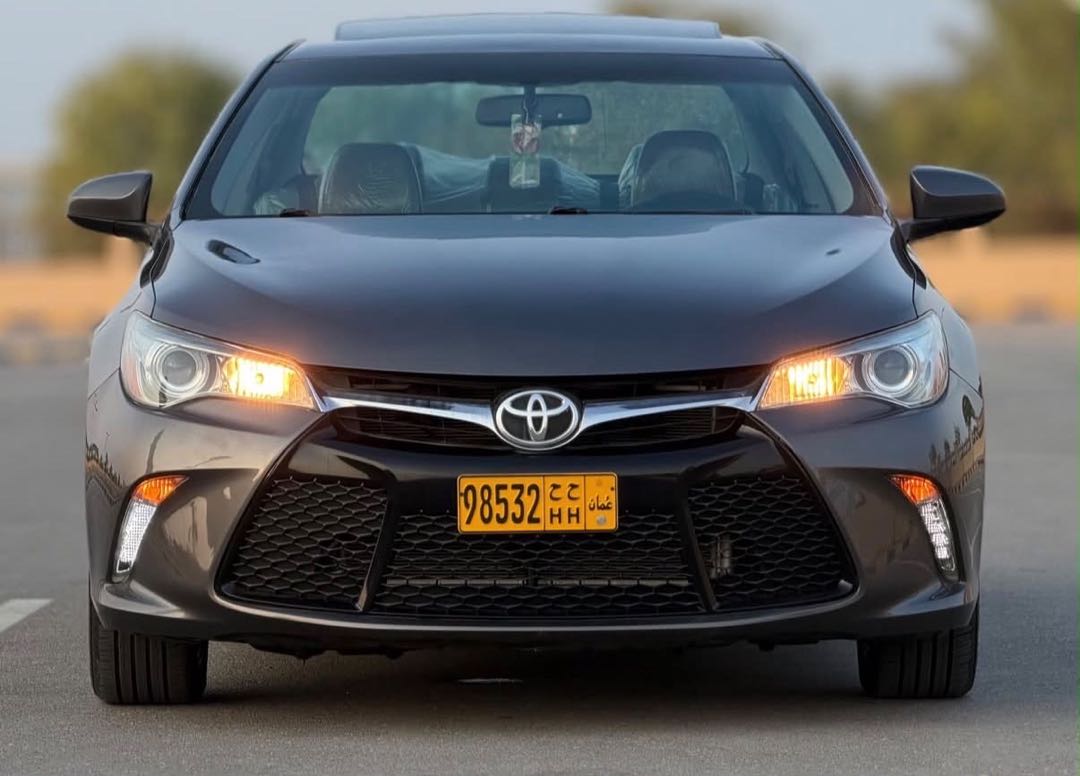 Car Image 2017 TOYOTA CAMRY SE