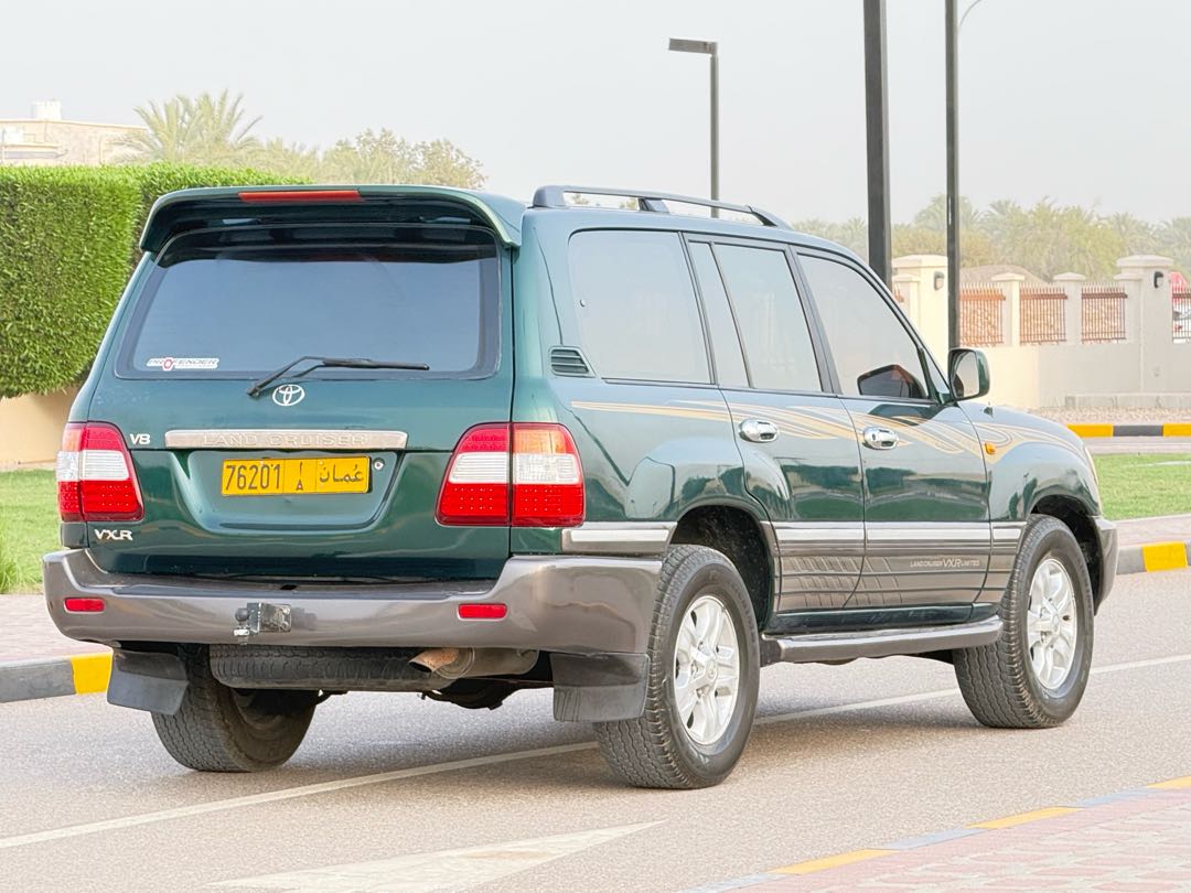 Car Image 2003 TOYOTA LAND CRUISER 