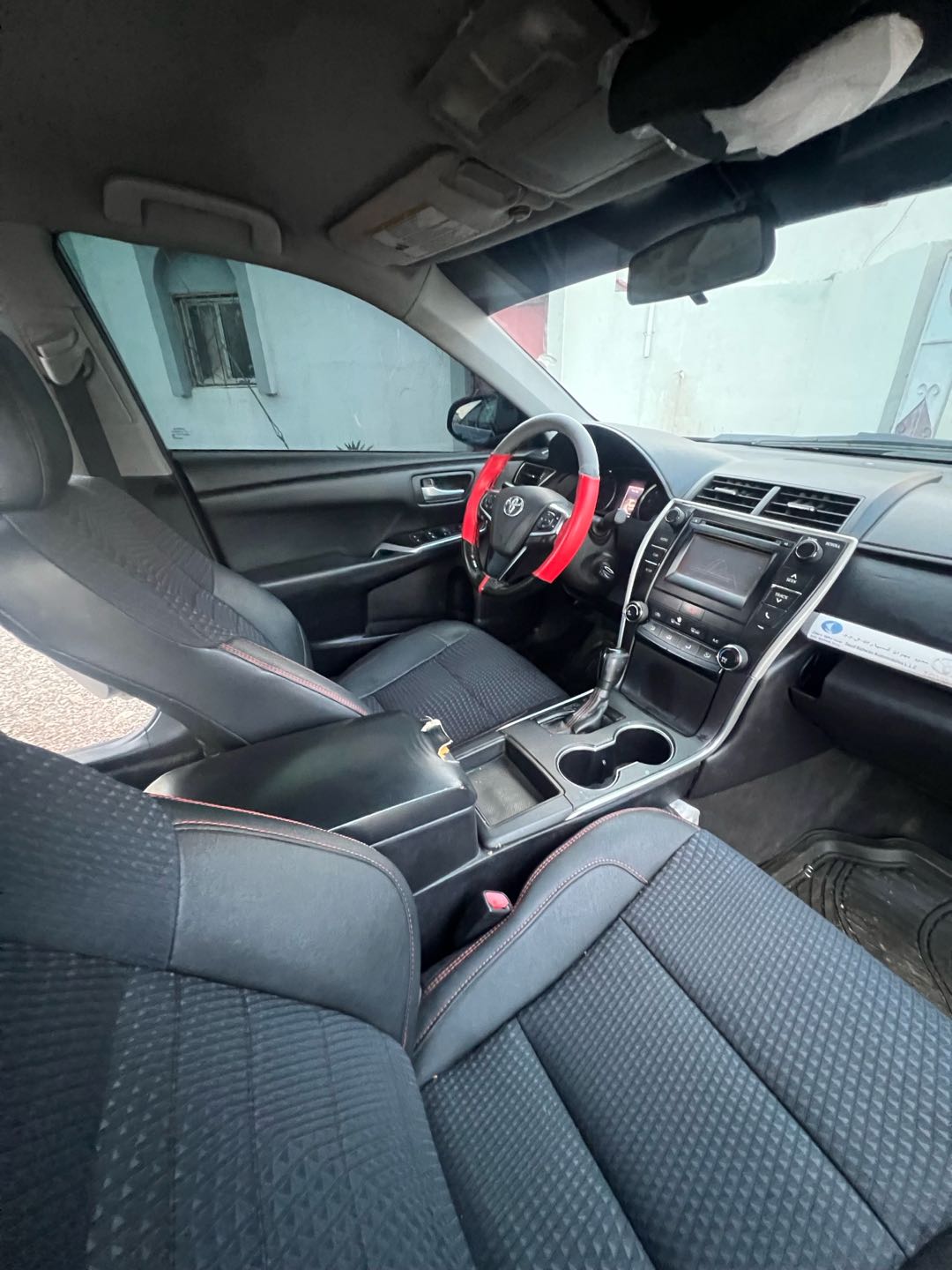 Car Image 2015 TOYOTA CAMRY SE