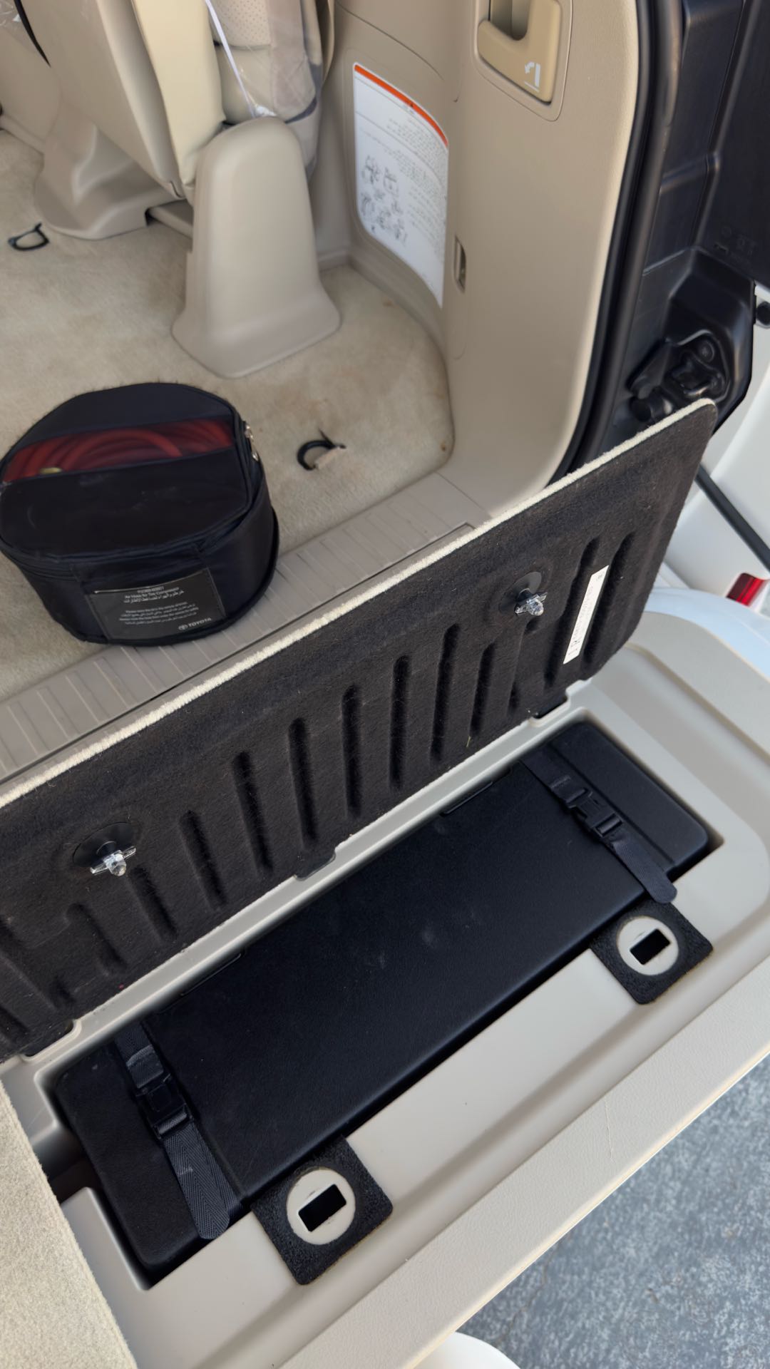 Car Image 2020 TOYOTA LAND CRUISER VX.R