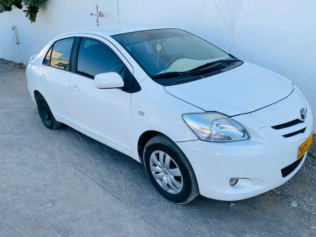 Car Image 2008 TOYOTA YARIS 1.3