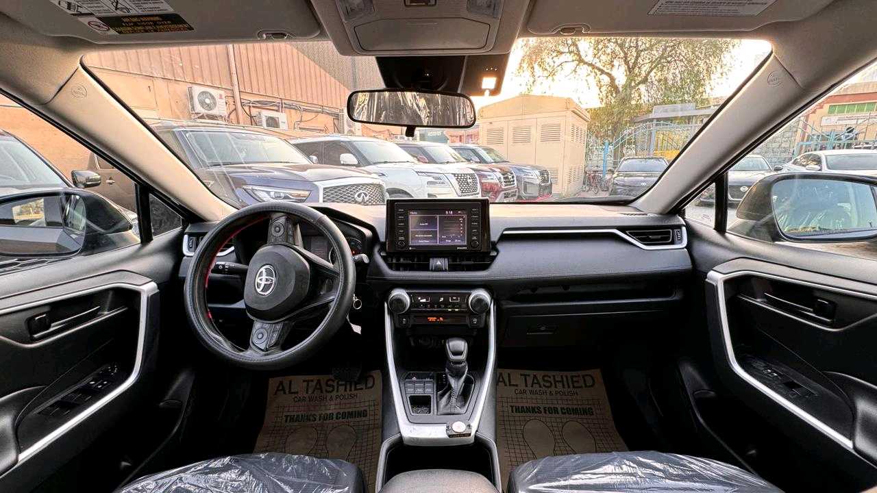 Car Image 2022 TOYOTA RAV4 LE