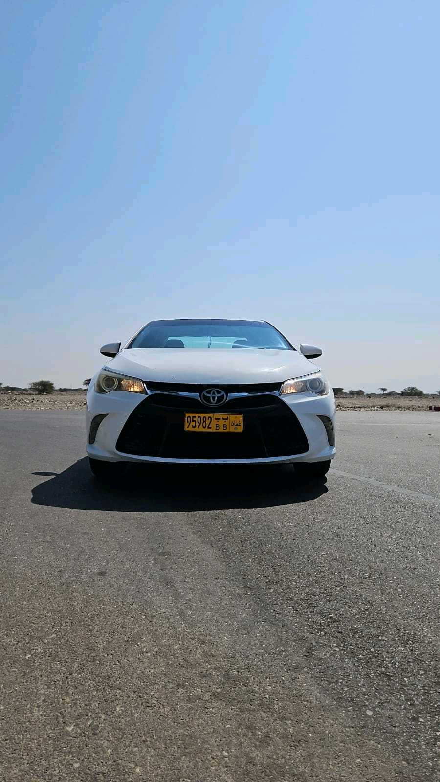 Car Image 2016 TOYOTA CAMRY LE