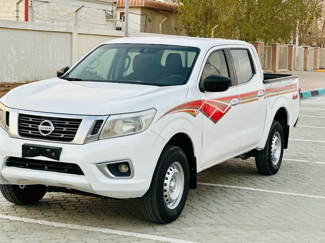 Car Image 2019 NISSAN NAVARA XE