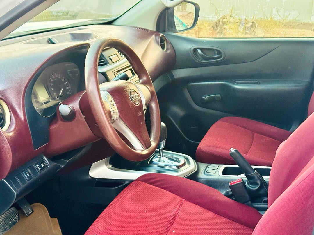 Car Image 2019 NISSAN NAVARA XE