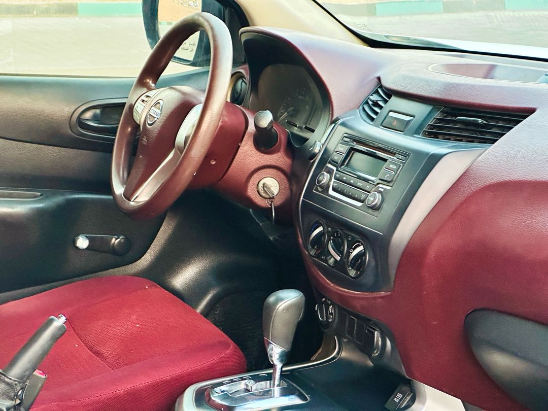 Car Image 2019 NISSAN NAVARA XE